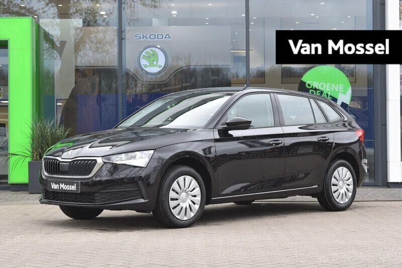 Zwart Gebruikt 2023 Skoda Scala Active Hatchback | € 19.444 (Eerlijke prijs) - Afbeelding 1/4