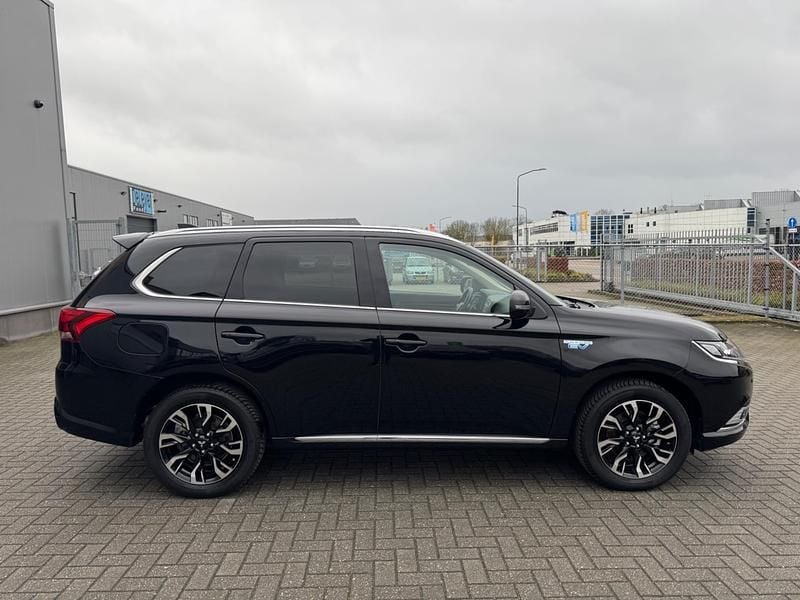 Occasion Mitsubishi Outlander P-HEV Intense 135 PK (99 kW) 2020 Zwart SUV