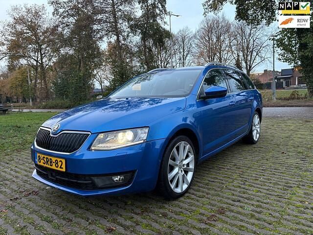 Blauw Gebruikt 2013 Skoda Octavia Business Line Stationwagen | € 7.500 (Goede deal) - Afbeelding 1/4