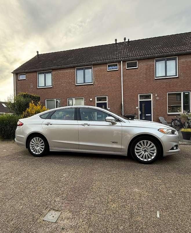 Gebruikt 2013 Ford Fusion Energi Sedan | € 11.500 - Afbeelding 1/4