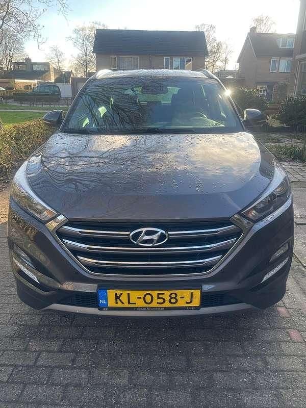 Bruin Occasion 2016 Hyundai Tucson Comfort SUV | € 13.500 (Goede deal) - Afbeelding 1/4