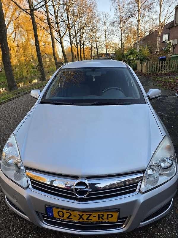 Occasion Opel Astra Business 90 PK (66 kW) 2007 Zilver Hatchback