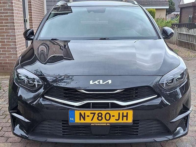 Zwart Gebruikt 2021 Kia Ceed Sportswagon Stationwagen | € 17.295 (Eerlijke prijs) - Afbeelding 1/4