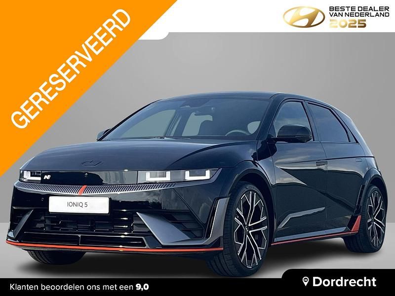 Zwart Nieuw 2025 Hyundai Ioniq 5 Active SUV | € 72.995 - Afbeelding 1/4