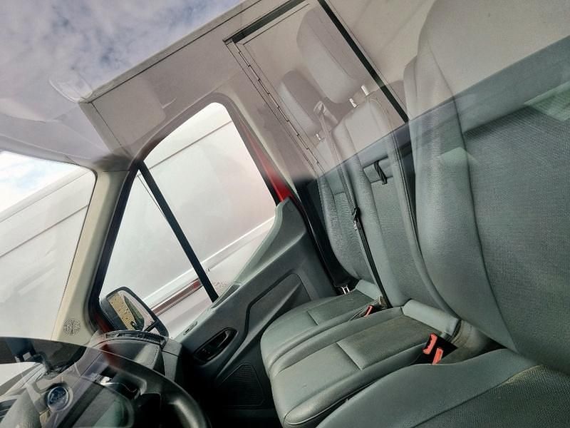 Occasion Ford Transit 105 PK (77 kW) 2017 Rood Van