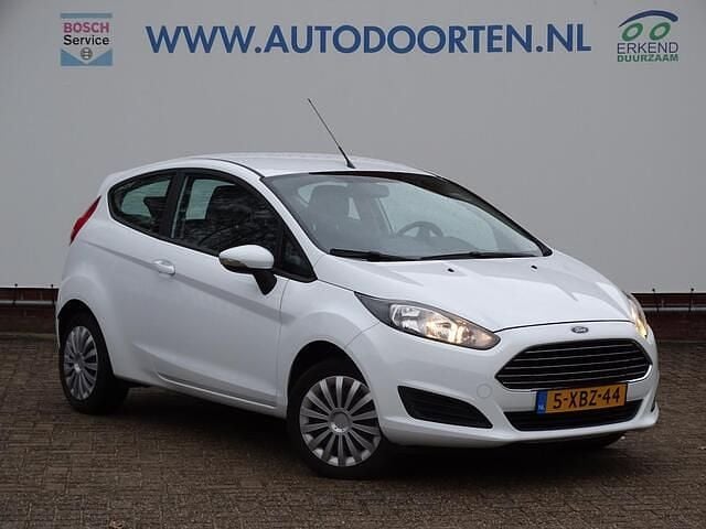 Wit Gebruikt 2014 Ford Fiesta Style Hatchback | € 5.950 (Eerlijke prijs) - Afbeelding 1/4