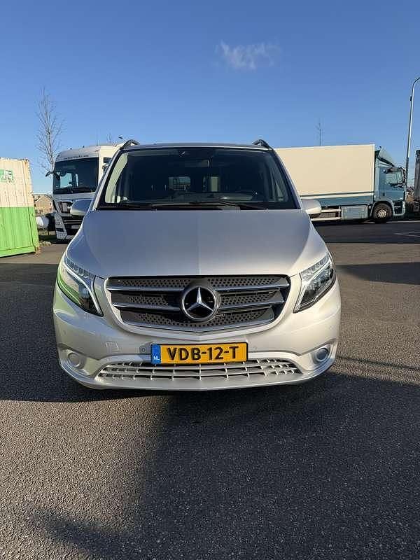 Grijs Gebruikt 2019 Mercedes Vito Business Van | € 34.250 - Afbeelding 1/4