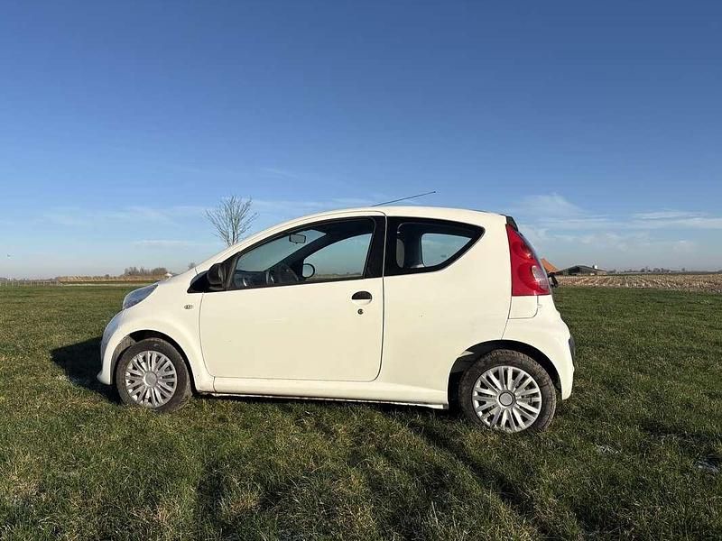 Occasion Peugeot 107 Urban Move 68 PK (50 kW) 2007 Hatchback