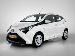 Wit Gebruikt 2021 Toyota Aygo X-play Hatchback | € 12.000 (Eerlijke prijs) - Afbeelding 1/3
