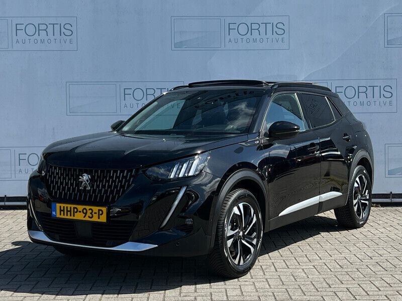 Zwart Gebruikt 2022 Peugeot 2008 GT SUV | € 21.900 (Eerlijke prijs) - Afbeelding 1/4