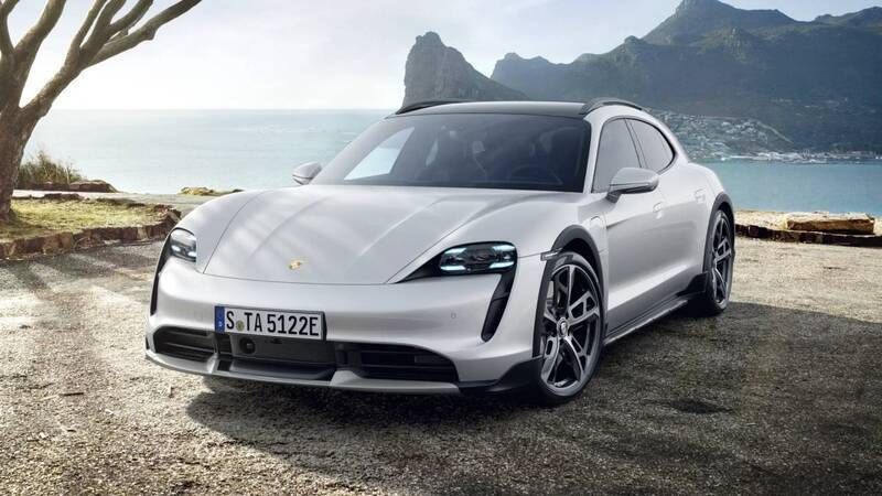 Ijsgrijs metallic Gebruikt 2022 Porsche Taycan Turbo Cross Turismo Sedan | € 99.750 - Afbeelding 1/4