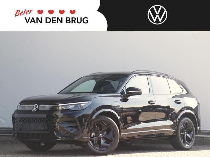 Zwart Gebruikt 2024 VW Tiguan R-line Edition SUV | € 48.400 (Super prijs) - Afbeelding 1/3
