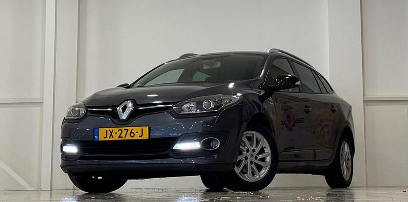 Grijs Occasion 2016 Renault Mégane GrandTour LIMITED Stationwagen | € 6.844 (Eerlijke prijs) - Afbeelding 1/3