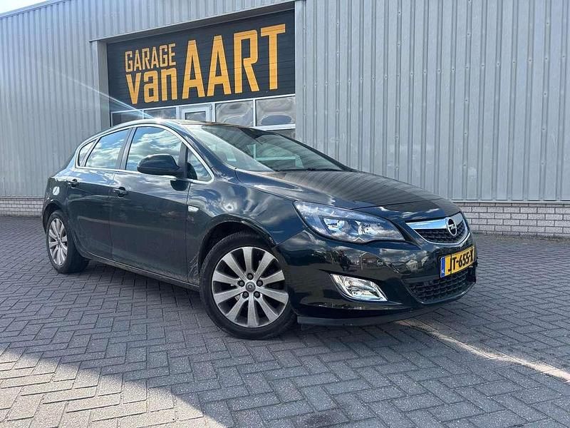 Zwart Gebruikt 2012 Opel Astra Cosmo Hatchback | € 2.450 (Super prijs) - Afbeelding 1/4