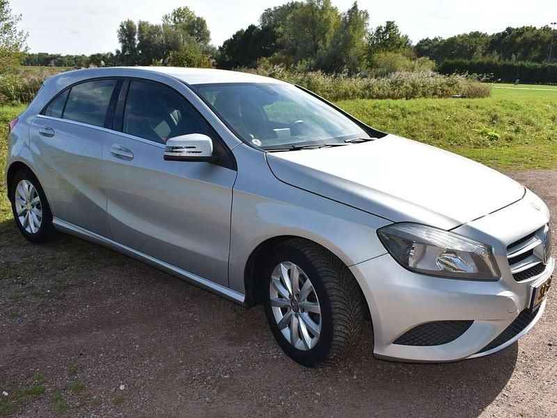 Zilver Gebruikt 2013 Mercedes A180 Hatchback | € 8.250 (Eerlijke prijs) - Afbeelding 1/4