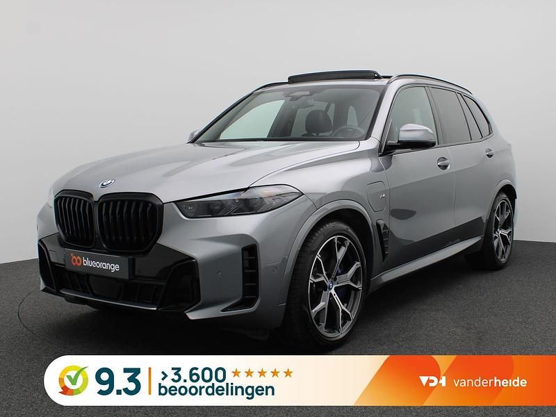 Grijs Occasion 2024 BMW X5 M Sport SUV | € 89.900 - Afbeelding 1/3