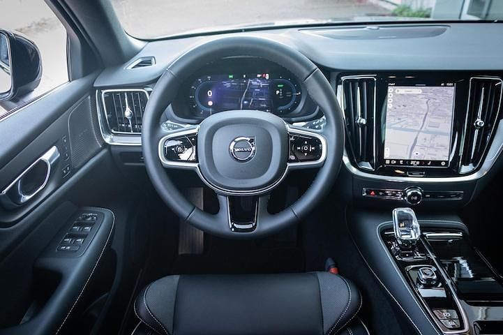 Occasion Volvo V60 Plus 350 PK (257 kW) 2025 Grijs Stationwagen