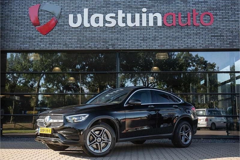 Zwart Gebruikt 2021 Mercedes GLC300e Premium Coupé | € 49.950 (Eerlijke prijs) - Afbeelding 1/4