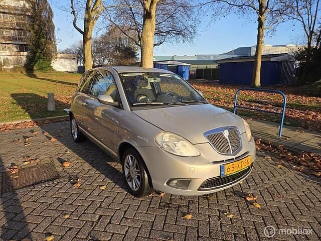 Beige Gebruikt 2007 Lancia Ypsilon Hatchback | € 750 (Eerlijke prijs) - Afbeelding 1/4