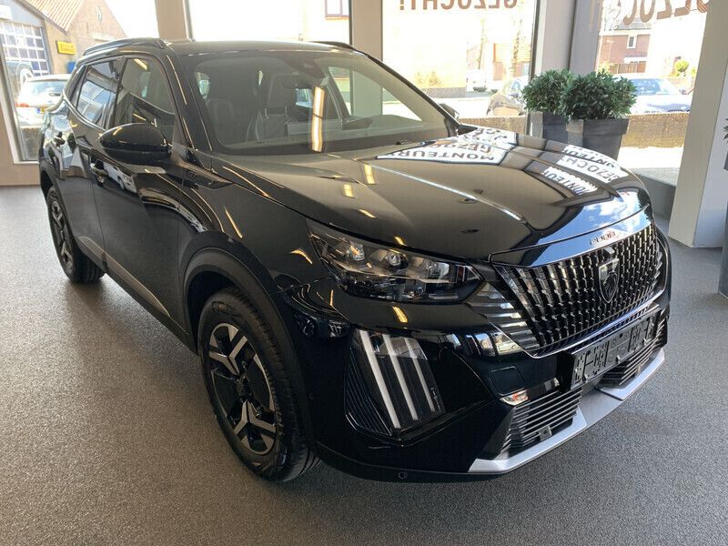 Zwart Gebruikt 2024 Peugeot 2008 GT SUV | € 29.995 (Iets duurder) - Afbeelding 1/4