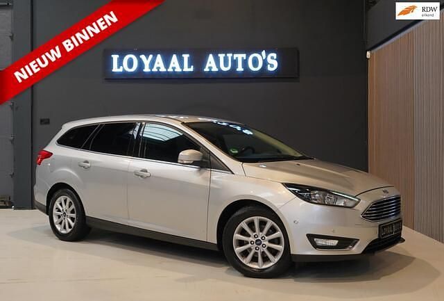 Grijs Occasion 2017 Ford Focus Titanium Stationwagen | € 7.999 (Goede deal) - Afbeelding 1/4