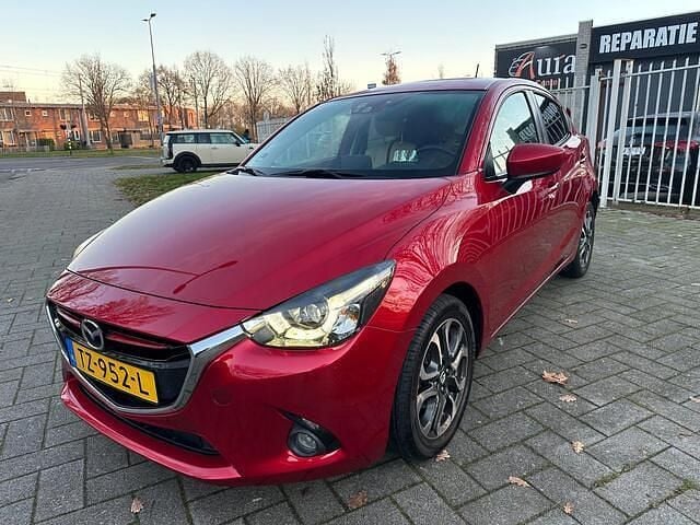 Occasion Mazda 2 90 PK (66 kW) 2015 Rood Hatchback