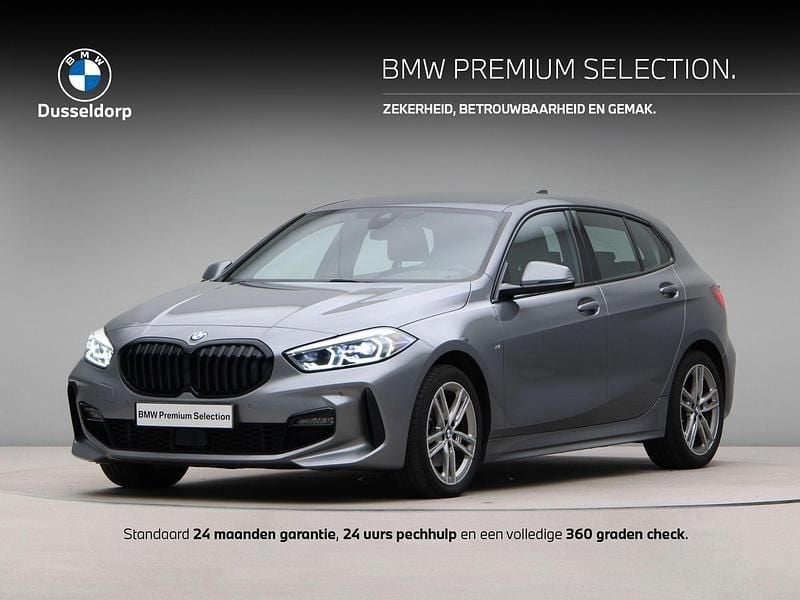 Grijs Gebruikt 2022 BMW 118 Executive Hatchback | € 28.450 (Eerlijke prijs) - Afbeelding 1/4