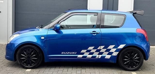 Blauw Gebruikt 2005 Suzuki Swift GLS Hatchback | € 2.500 (Eerlijke prijs) - Afbeelding 1/4