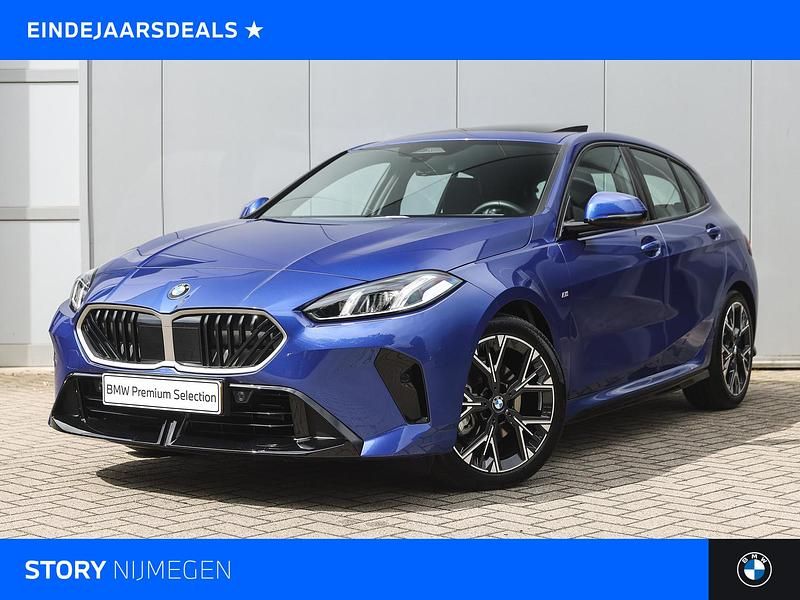 Blauw Gebruikt 2025 BMW 120 M Sport Hatchback | € 38.450 (Duur) - Afbeelding 1/4