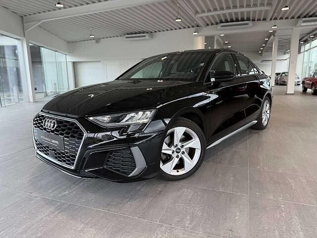 Zwart Gebruikt 2021 Audi A3 S-Line Sedan | € 23.995 (Goede deal) - Afbeelding 1/4