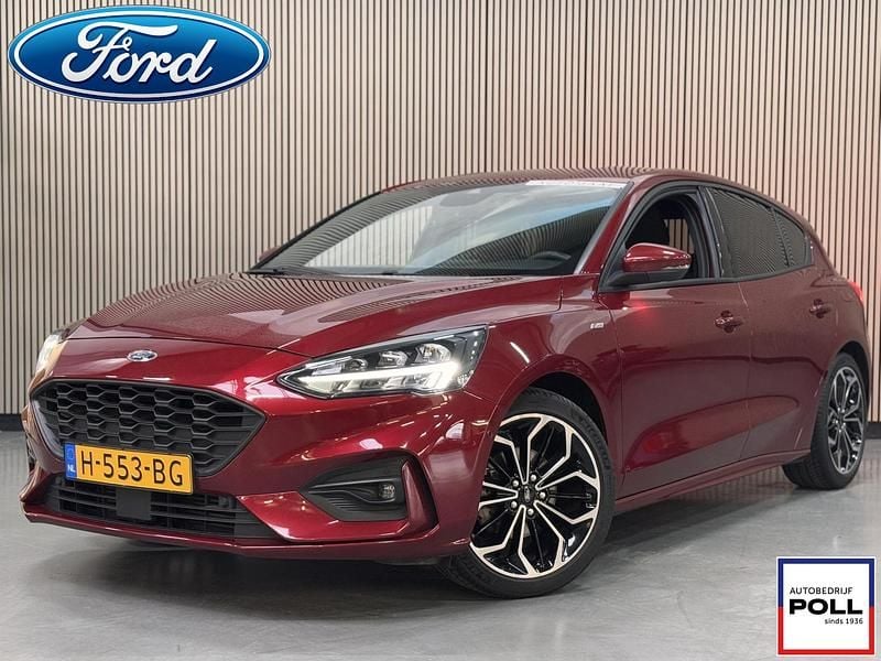 Rood Gebruikt 2020 Ford Focus ST-Line Hatchback | € 22.895 (Eerlijke prijs) - Afbeelding 1/4