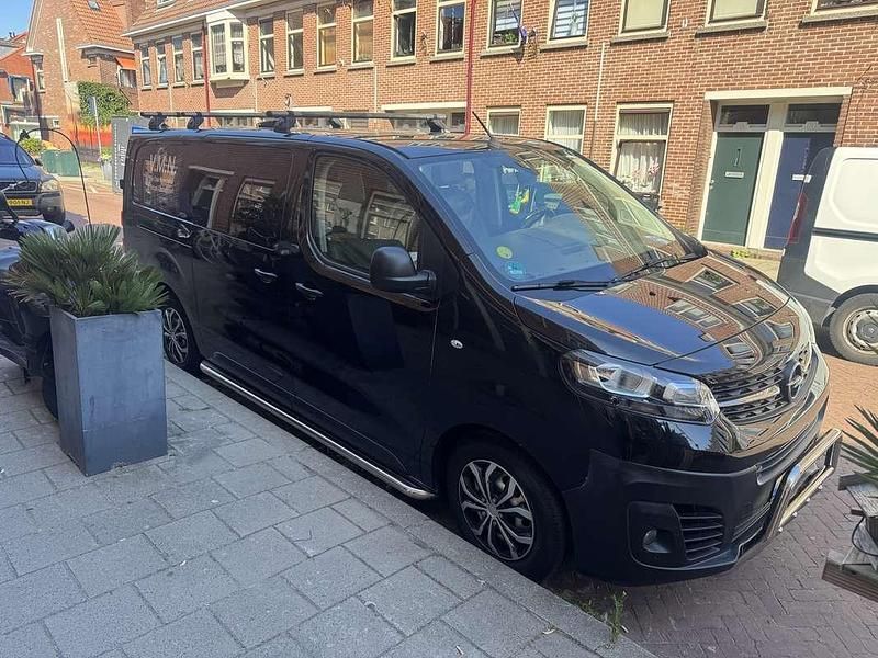Zwart Gebruikt 2021 Opel Vivaro Edition Van | € 26.000 - Afbeelding 1/4