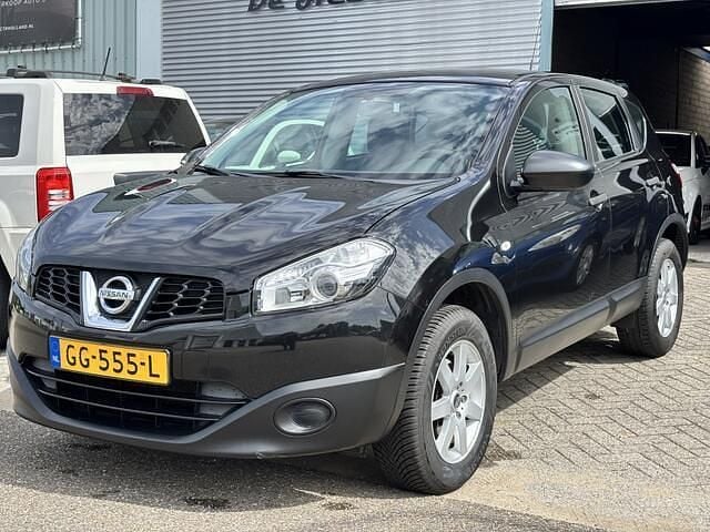 Zwart Gebruikt 2010 Nissan Qashqai Visia SUV | € 4.750 (Super prijs) - Afbeelding 1/4
