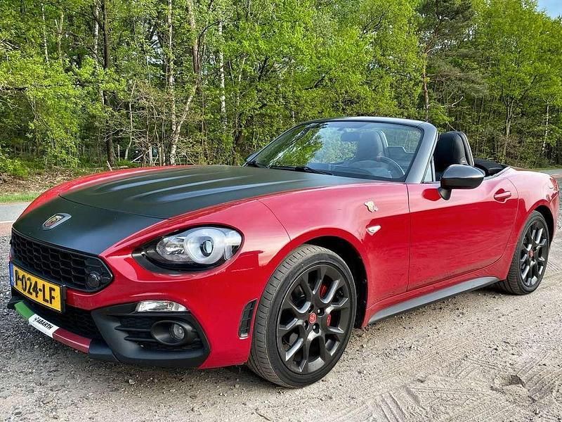 Rood Gebruikt 2017 Abarth 124 Spider Cabriolet | € 24.750 - Afbeelding 1/4
