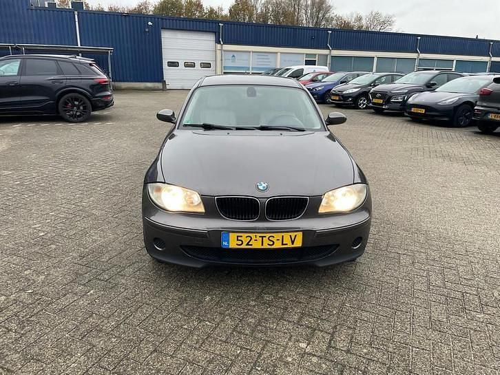 Gebruikt 2005 BMW 118 Executive Hatchback | € 3.450 (Goede deal) - Afbeelding 1/4