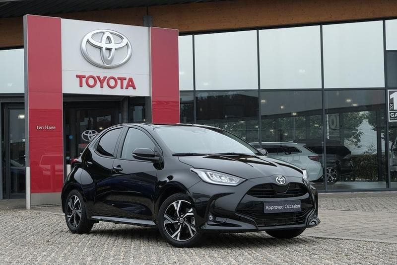 Zwart Gebruikt 2024 Toyota Yaris Hybrid Edition Hatchback | € 26.999 (Eerlijke prijs) - Afbeelding 1/1
