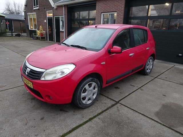 Rood Gebruikt 2008 Dacia Sandero Lauréate Hatchback | € 850 (Super prijs) - Afbeelding 1/4