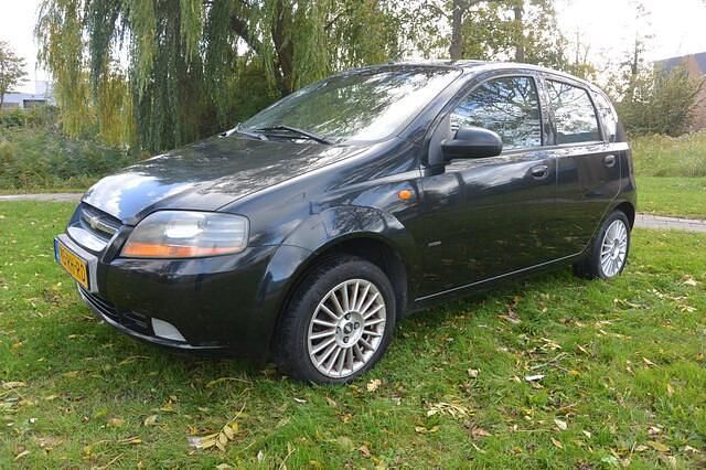 Zwart Gebruikt 2005 Chevrolet Kalos Sport Hatchback | € 1.650 (Eerlijke prijs) - Afbeelding 1/4