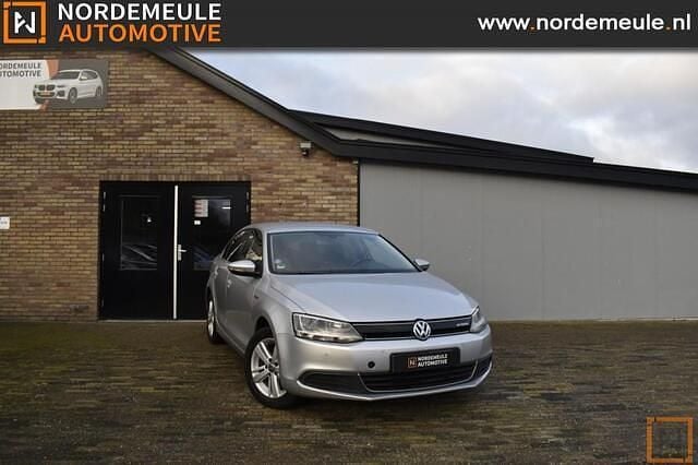 Grijs Gebruikt 2013 VW Jetta Highline Sedan | € 2.995 (Super prijs) - Afbeelding 1/4