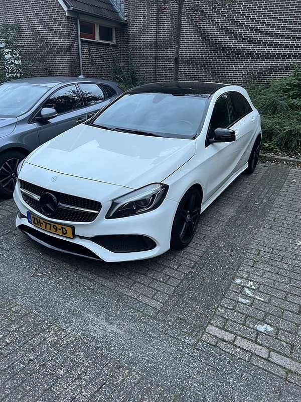 Gebruikt 2017 Mercedes A160 AMG line Sedan | € 17.899 (Duur) - Afbeelding 1/4
