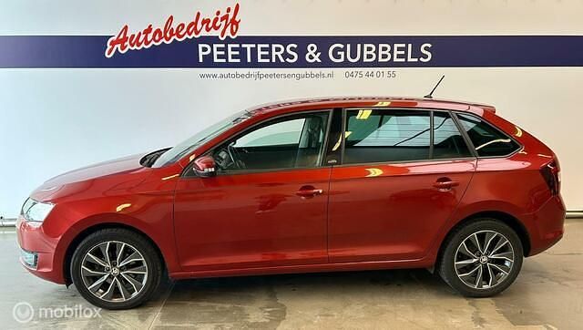 Rood Gebruikt 2016 Skoda Rapid Hatchback | € 9.945 (Eerlijke prijs) - Afbeelding 1/4