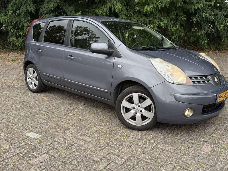 Grijs Gebruikt 2008 Nissan Note Acenta MPV | € 3.250 (Eerlijke prijs) - Afbeelding 1/4
