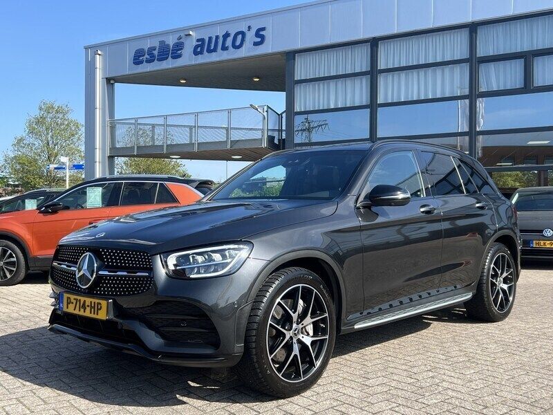 Grijs Gebruikt 2022 Mercedes GLC200 Premium Plus SUV | € 52.950 (Iets duurder) - Afbeelding 1/4