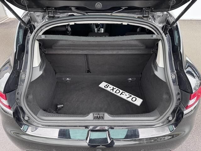 Zwart Gebruikt 2014 Renault Clio IV Dynamique Hatchback | € 5.950 (Eerlijke prijs) - Afbeelding 1/3