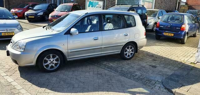 Grijs Gebruikt 2005 Kia Carens EX MPV | € 2.500 - Afbeelding 1/4