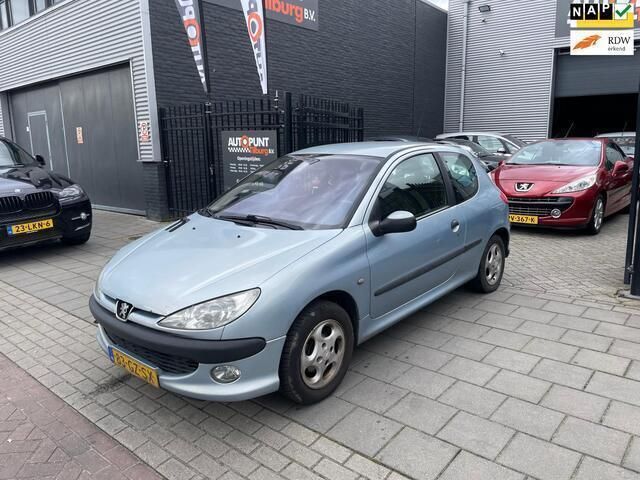 Grijs Gebruikt 2001 Peugeot 206 Sport Hatchback | € 999 (Eerlijke prijs) - Afbeelding 1/4