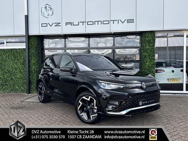 Zwart Gebruikt 2025 VW Tiguan R-line SUV | € 57.950 (Goede deal) - Afbeelding 1/4