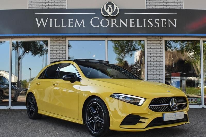 Geel Gebruikt 2021 Mercedes A180 Advanced Hatchback | € 31.750 (Eerlijke prijs) - Afbeelding 1/4