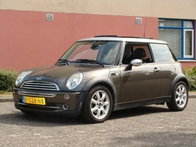 Grijs Gebruikt 2006 Mini Cooper Hatchback | € 5.499 - Afbeelding 1/4