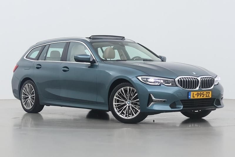 Blauw Gebruikt 2019 BMW 330 Executive Stationwagen | € 34.400 (Super prijs) - Afbeelding 1/1